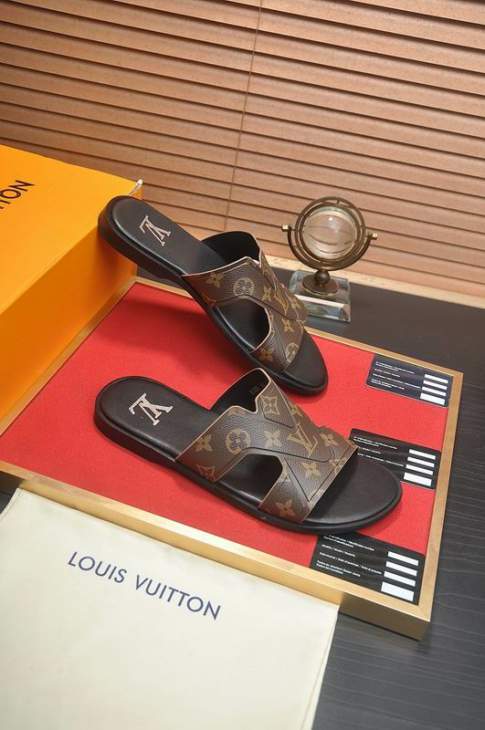 Picture of Louis Vuitton Slippers _SKULVsz38-45mnf08061229